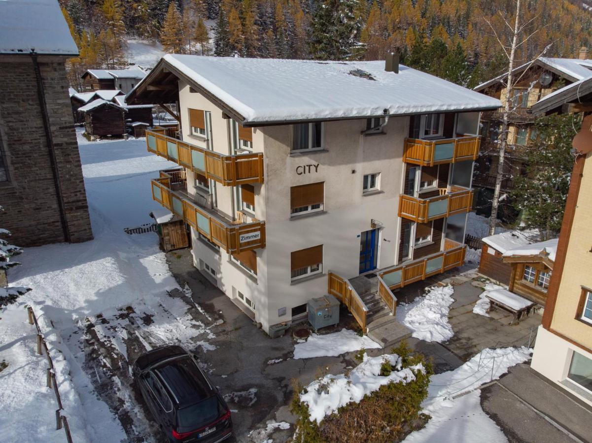 Haus City Saas-Grund Buitenkant foto